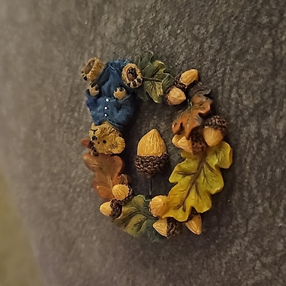 3/$30 Boyd's Bear Fall Autumn Wreath Resin Brooch Pin - Picture 5 of 5